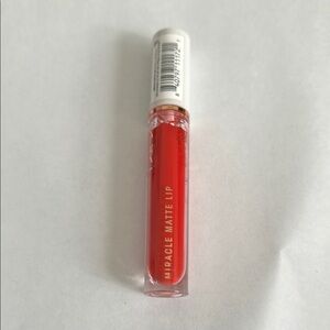 Miracle Red Lipstick Vibrant Makeup Must-Have